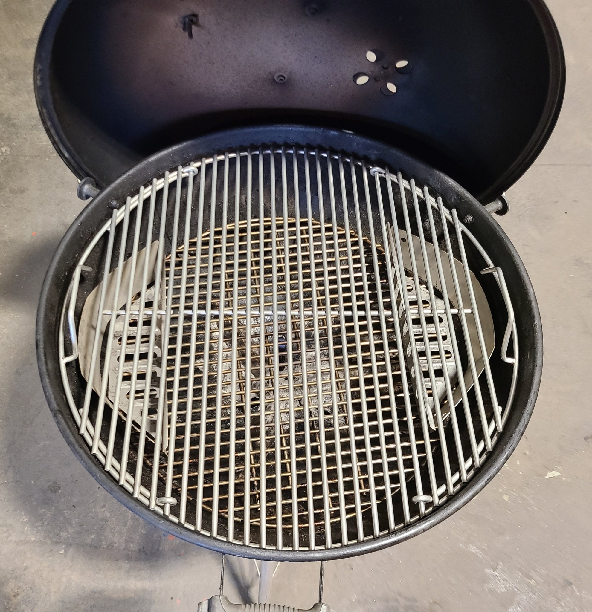 SUPER HEAVY DUTY FOOD GRATE FOR 26" KETTLE (0.275" STAINLESS STEEL, HEAVIER THAN 1/4") Pre - Order Sale - Hunsaker Vortex Smokers