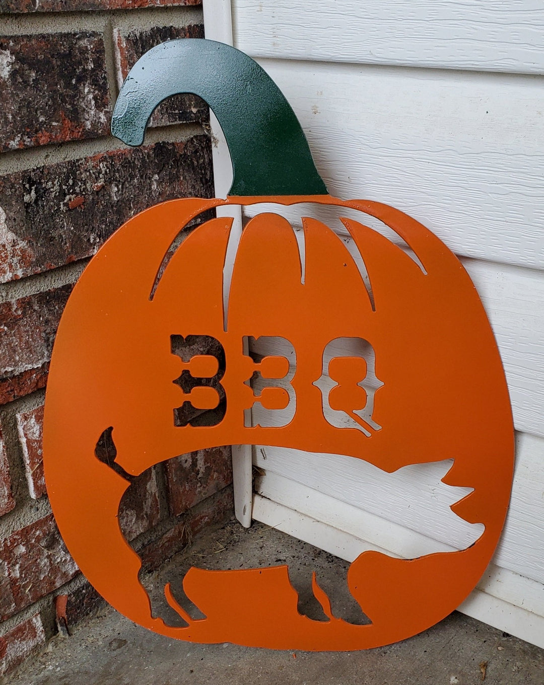 Pumpkin metal art with bbq pig - Hunsaker Vortex Smokers